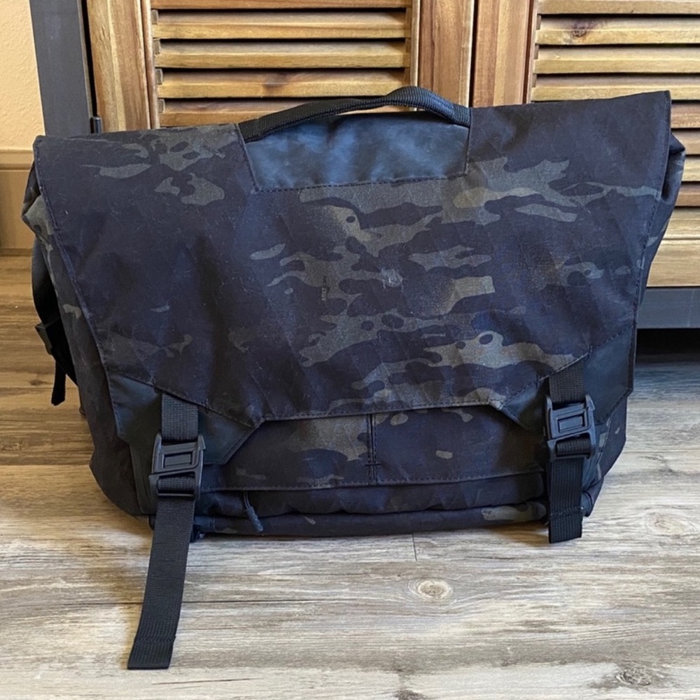 TAD PARALLAX MESSENGER BAG